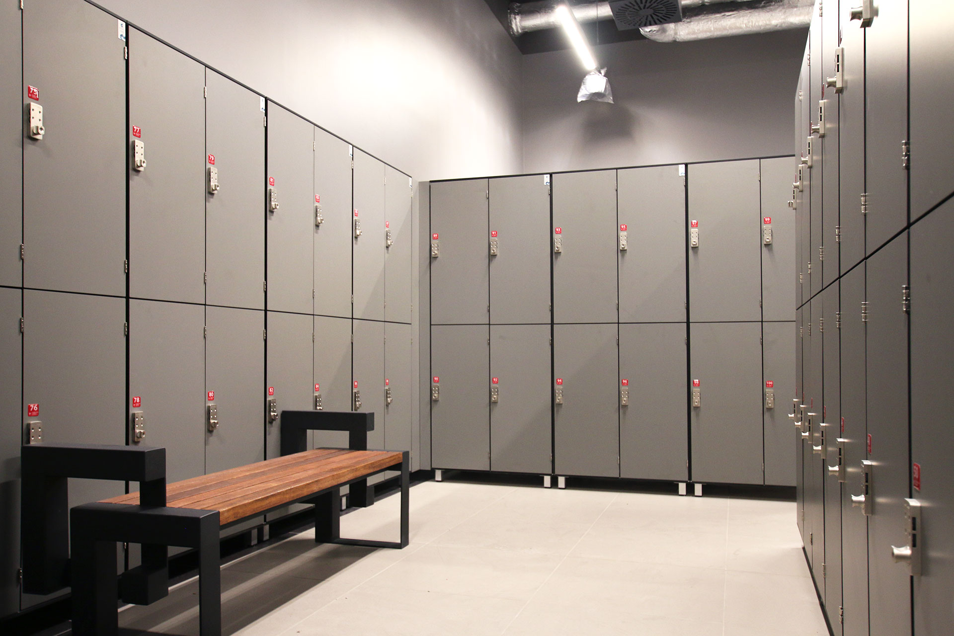 Taurus szafki z HPL szare, szatnia