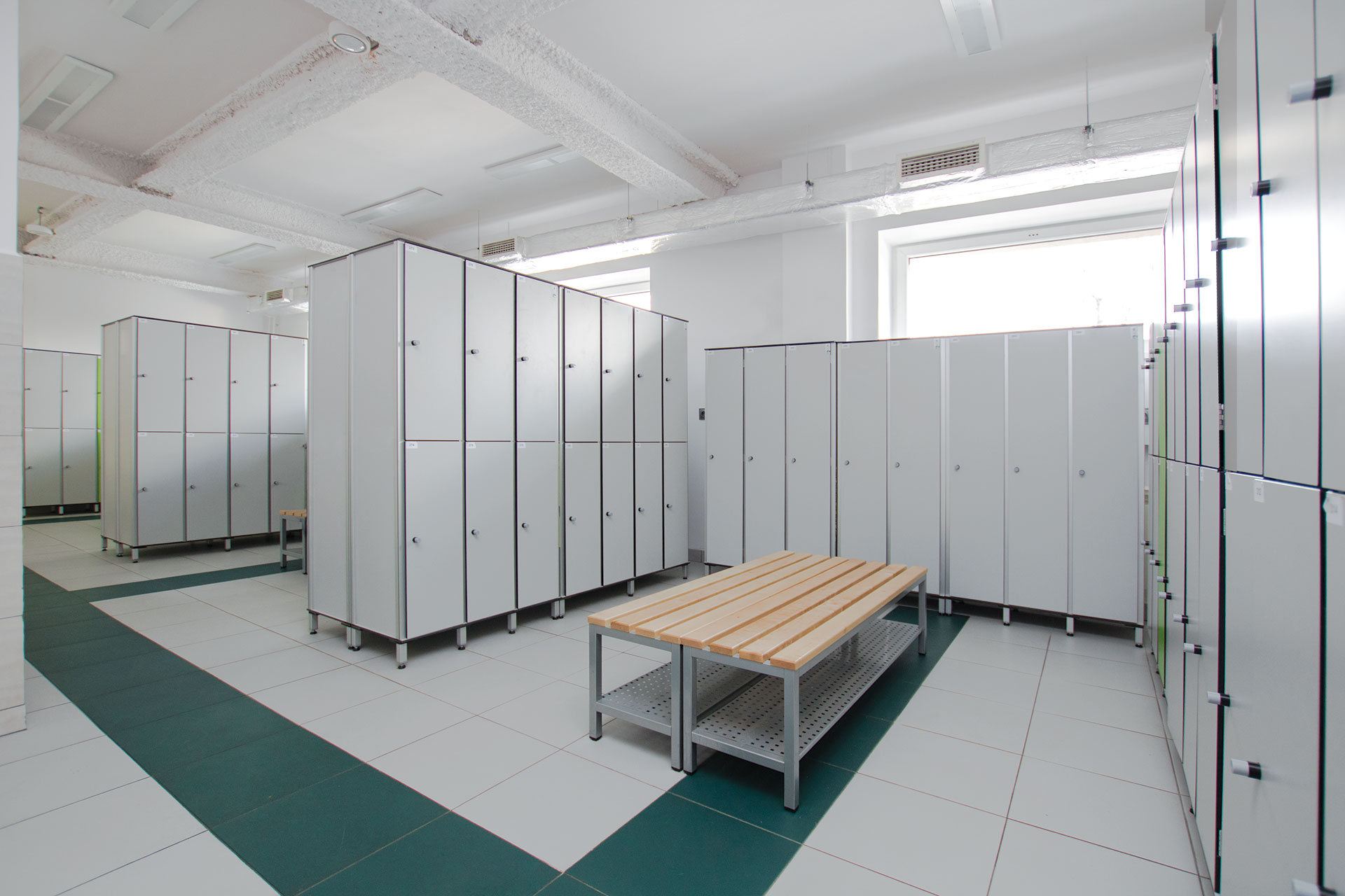 Artus szafki ubraniowe na profilach białe