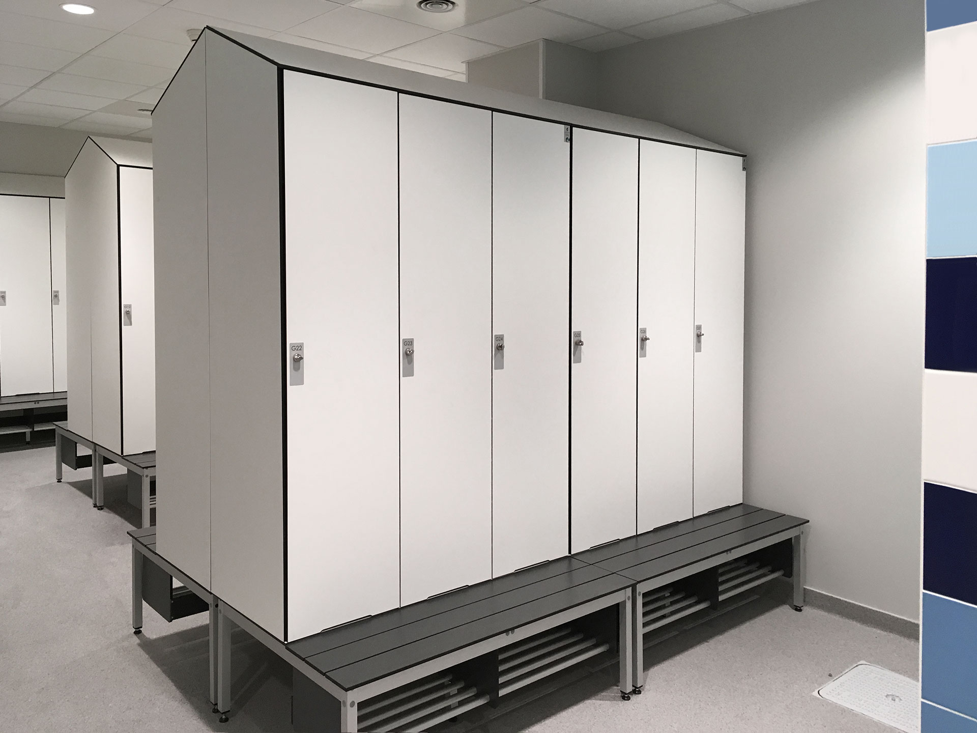 Taurus białe szafki z HPL